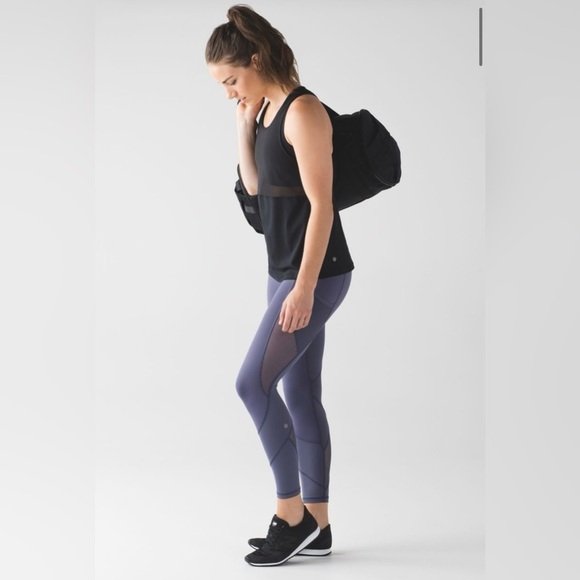Lululemon Fast As Light 2-In-1 Tank Black Size 6 - Picture 8 of 13
